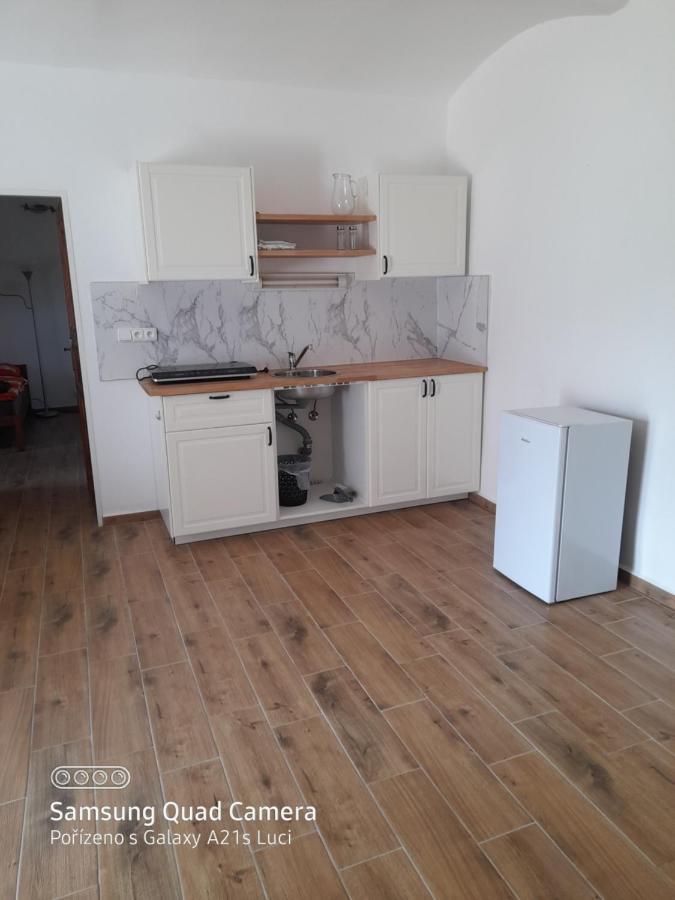 Kojan Apartamento Jílovice Exterior foto